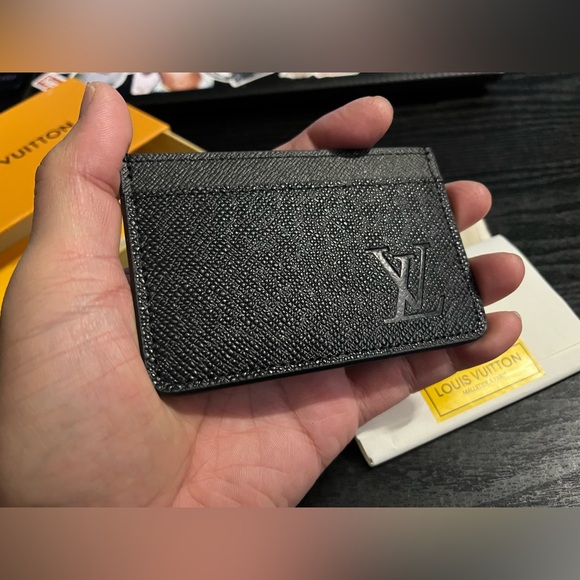 LV card holder - Picture 2 of 5